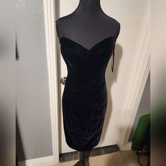 Night Way Collections Dresses & Skirts - Night Way Black Velvet Strapless Dress Size 10